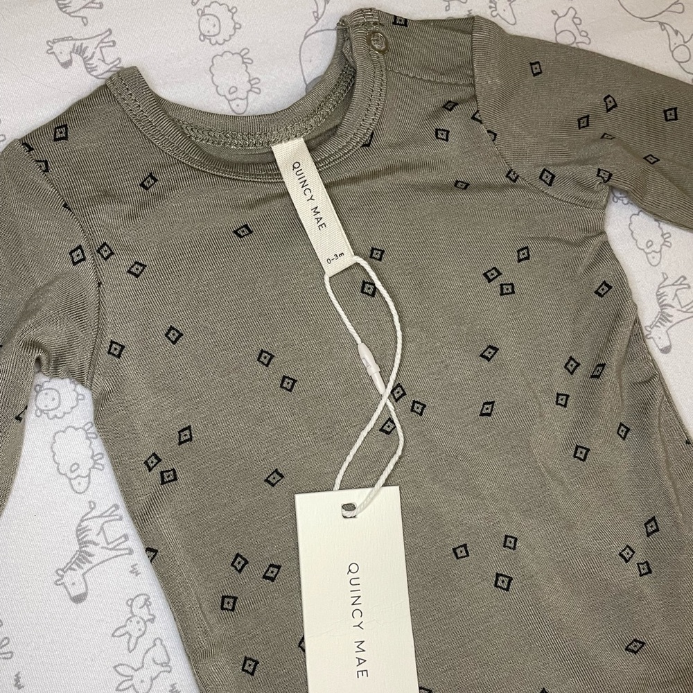 Quincy Mae short sleeve bodysuit